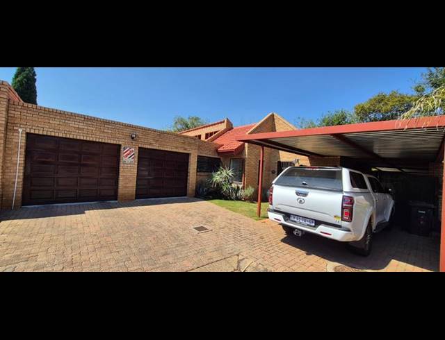 3 BEDROOM HOUSE FOR SALE IN CLUBVIEW